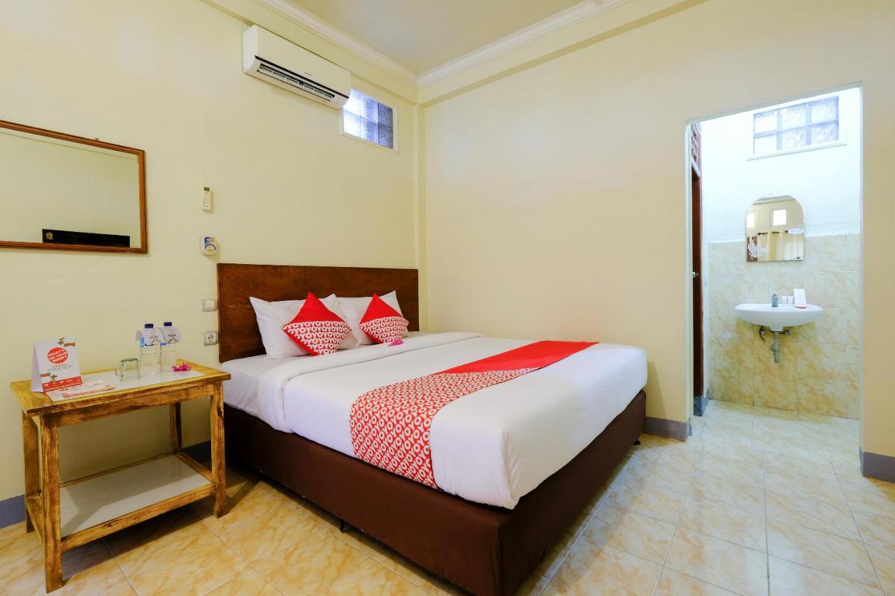 Oyo 1425 Beach Wind Bungalows Gili Trawangan Exterior photo